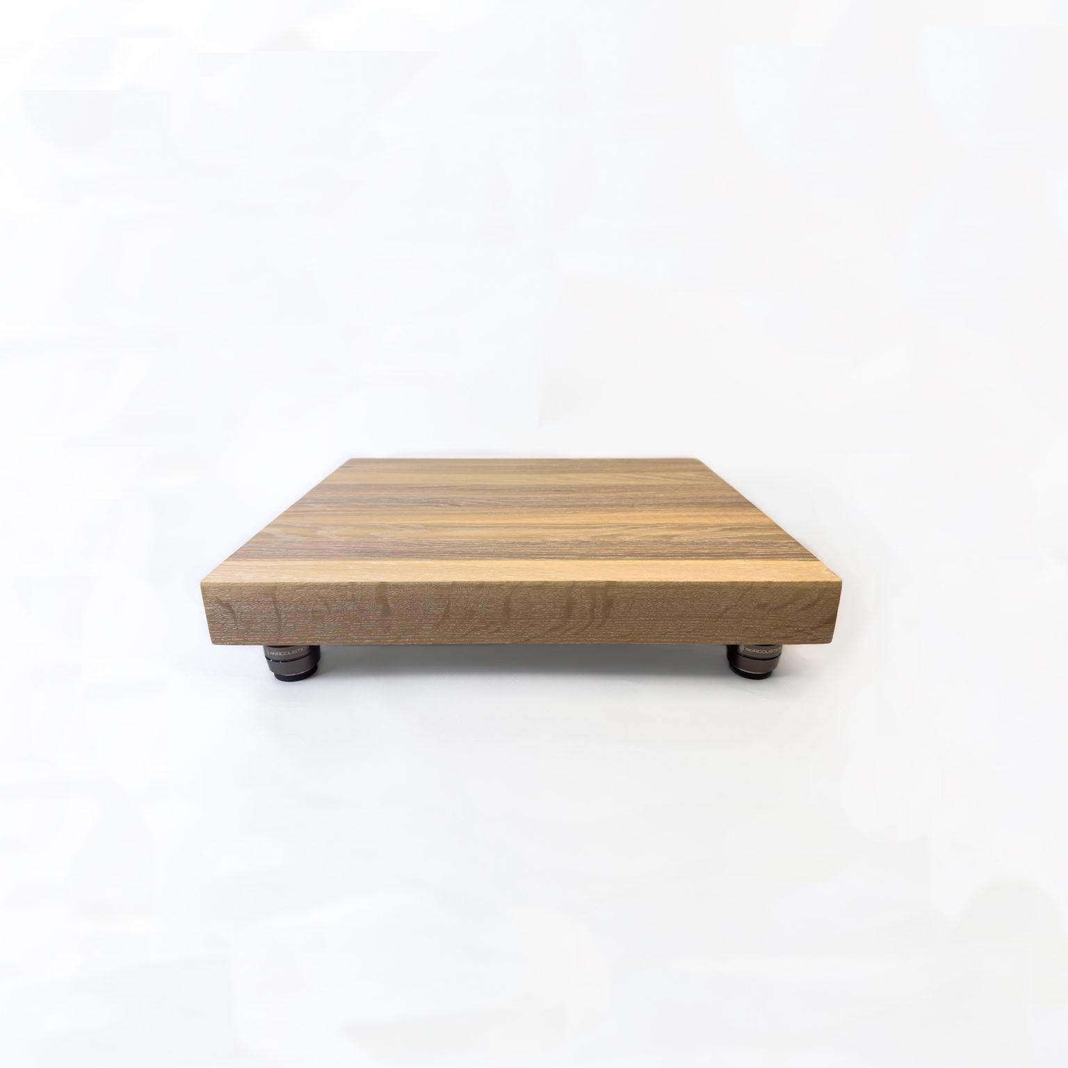 Quarter-sawn white oak hi-fi isolation platform